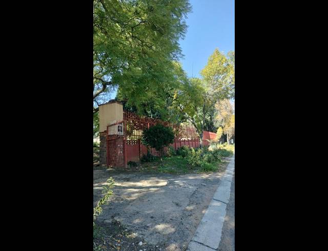 6 BEDROOM HOUSE FOR SALE IN FERNDALE